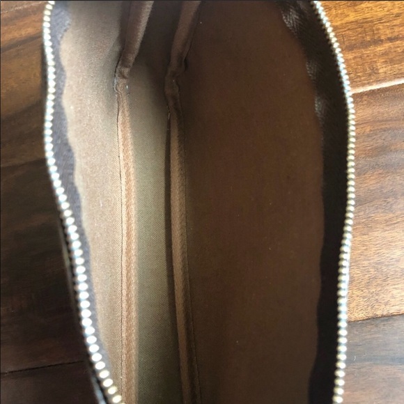 Louis Vuitton POCHETTE ACCESSOIRES - Picture 5 of 12